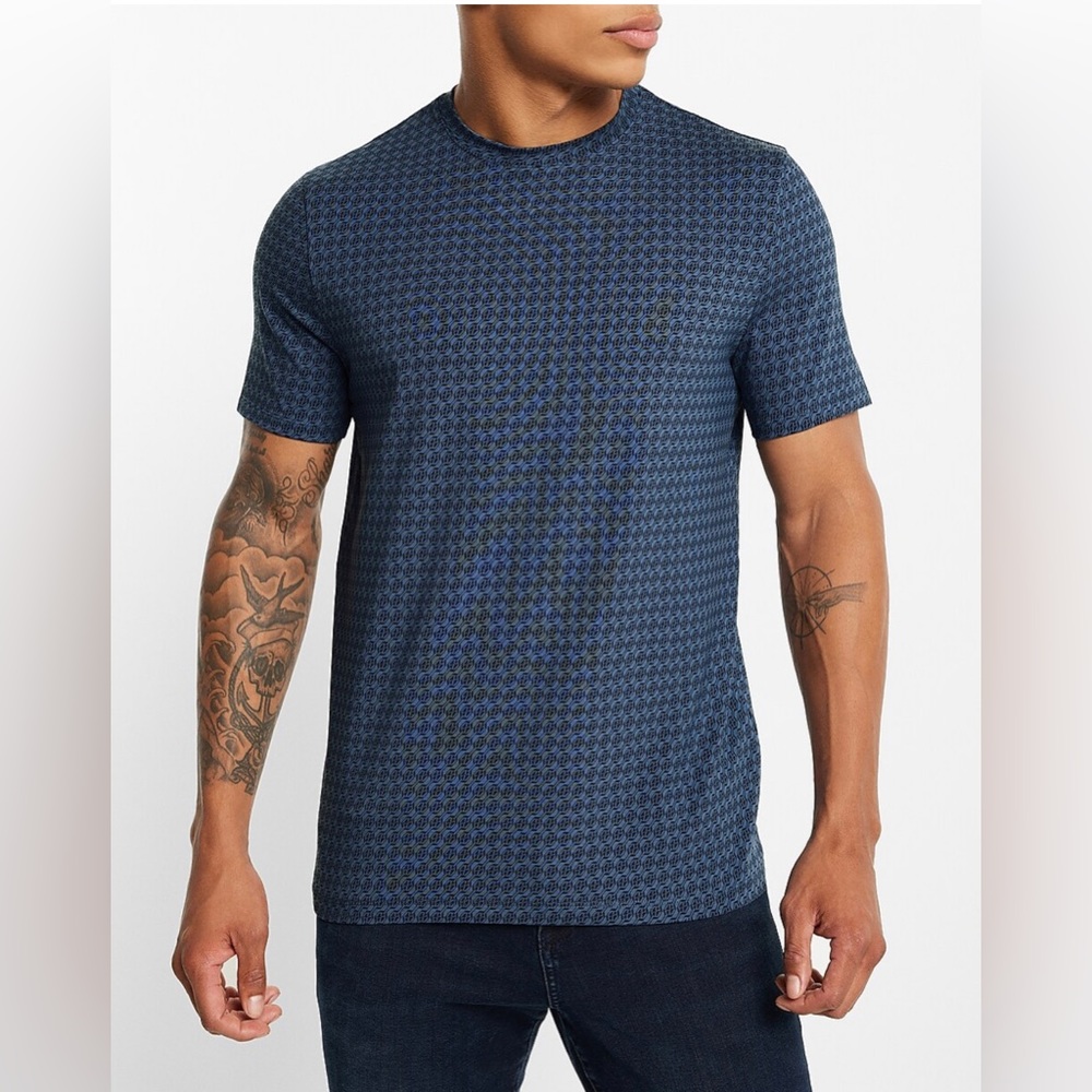 New!!! Blue Geo Print Moisture-Wicking Crew Neck T-shirt